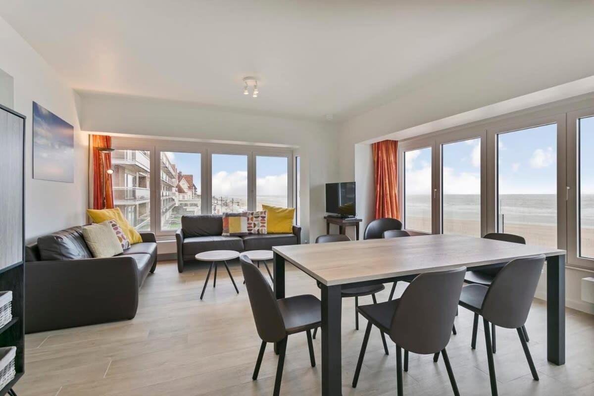 Huswell - Majestic Apartment With Breathtaking Sea View De Haan Exterior foto